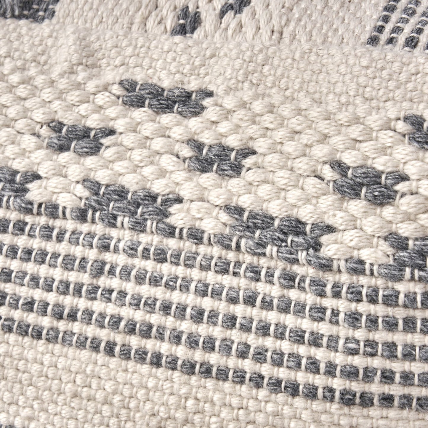 467860951